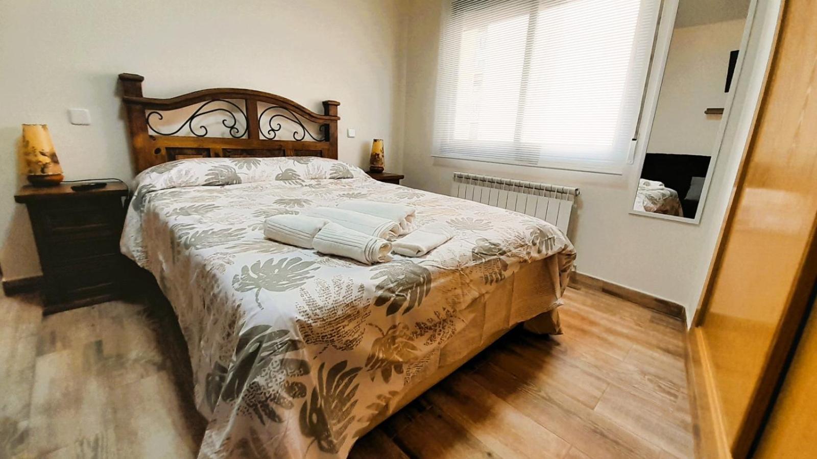 La Casona Apartment Serranillos Luaran gambar
