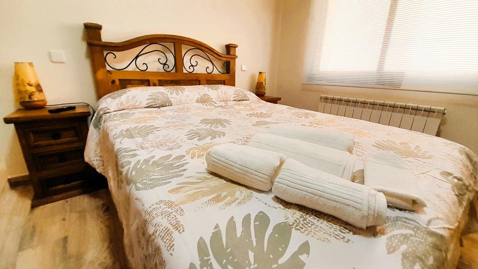 La Casona Apartment Serranillos Luaran gambar