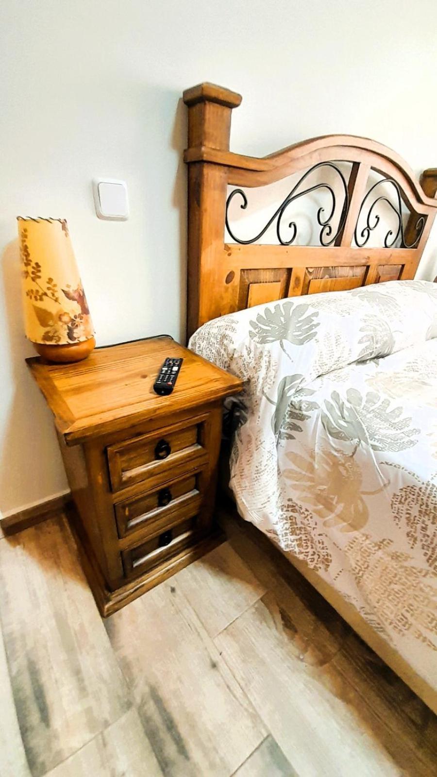 La Casona Apartment Serranillos Luaran gambar